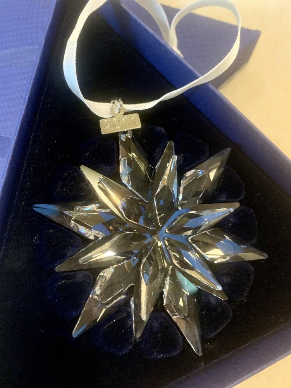 Swarovski Annual Edition 2011 Christmas Snowflake Ornament MINT IN BOX